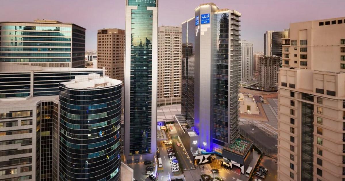 Tryp by Wyndham Dubai / Sheraton Abu Dhabi Vita