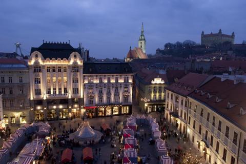 bratislava_cristmas.jpg bratislava_cristmas.jpg