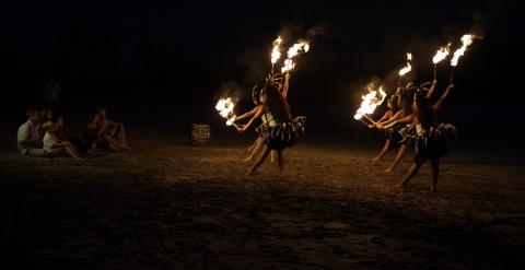 hawaii_luau_dancers.jpg