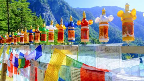 nepal_og_butan_butan_stigur_i_paro.jpg nepal_og_butan_butan_stigur_i_paro.jpg