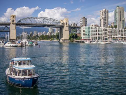 Vancouver_canada_sigling_.jpg Vancouver_canada_sigling_.jpg